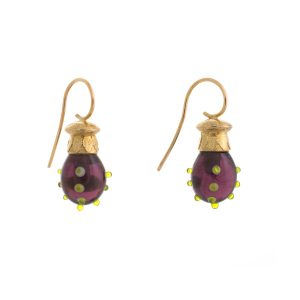 Ohrringe Glassworks Aubergine hell mit grünen Punkten